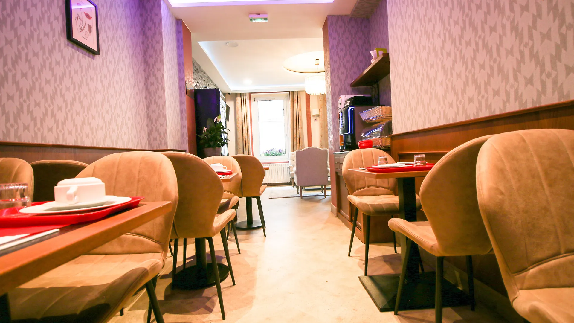 Parc Hotel 3*